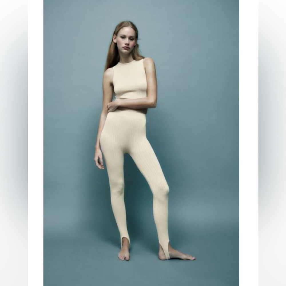ZARA SEAMLESS RIBBED STRRUP RIBBED LEGGINGS & CROP TOP SZ XS